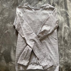 Athleta Momentum long sleeve top